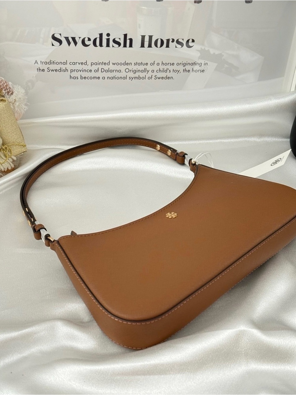 Tory Burch Emerson Shoulder Bag - Picture 2 of 9